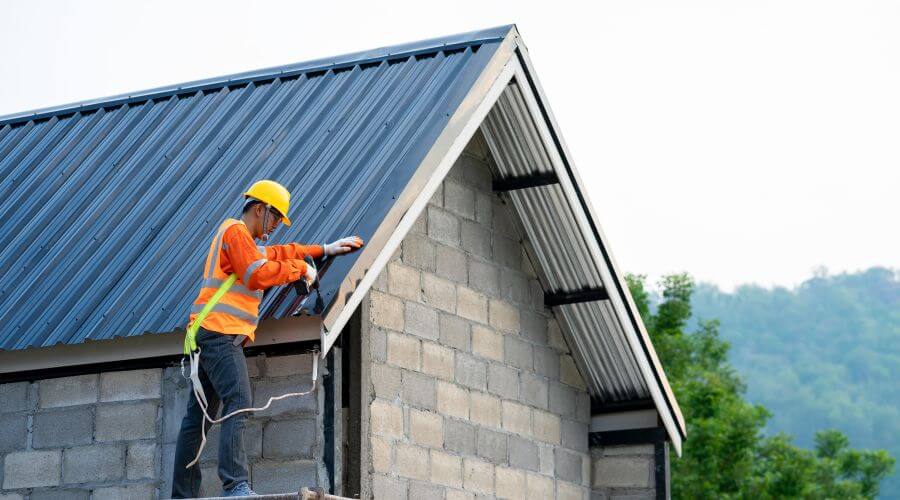 Expert Emergency Roof Repairs services in Owensville, MO